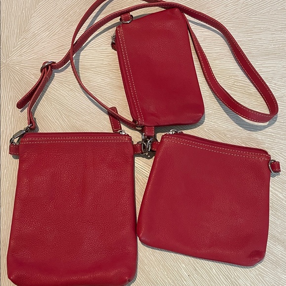 Levenger Chic Red Crossbody Bag
3 Interchangeable Pouches - Picture 2 of 7